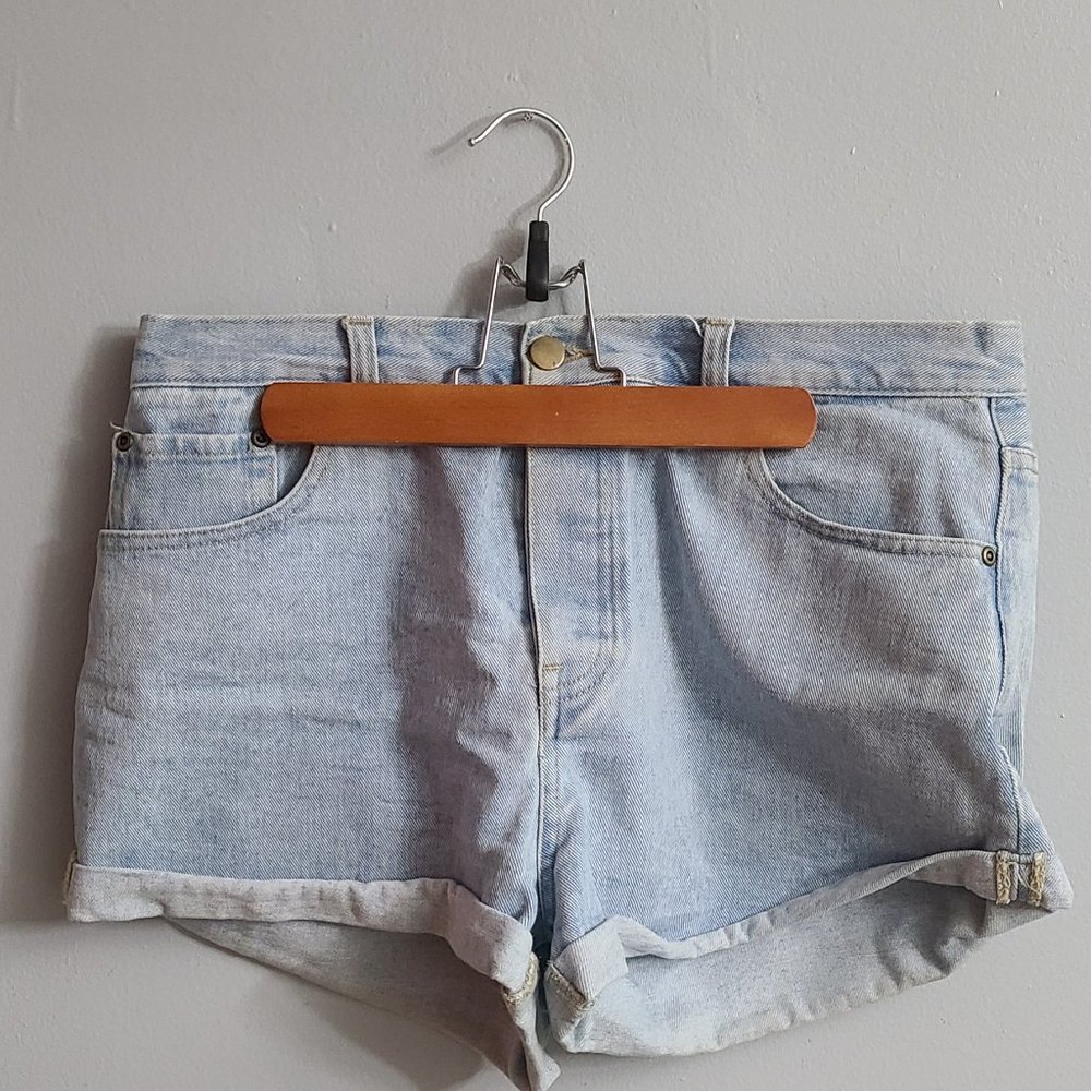 Forever 21 Light Wash Cuffed Denim Jean Shorts | Size 30